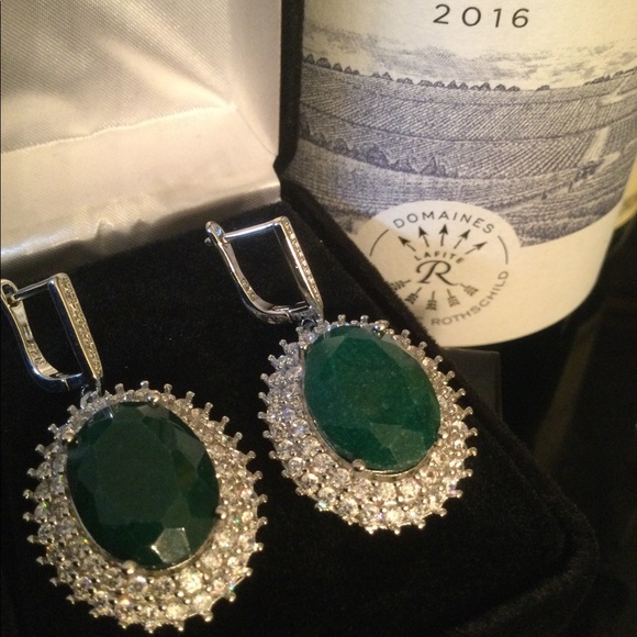 Elegant Genuine Emerald Earrings - Picture 4 of 7